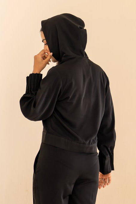 THE SLEEVE PLEATED HOOD
