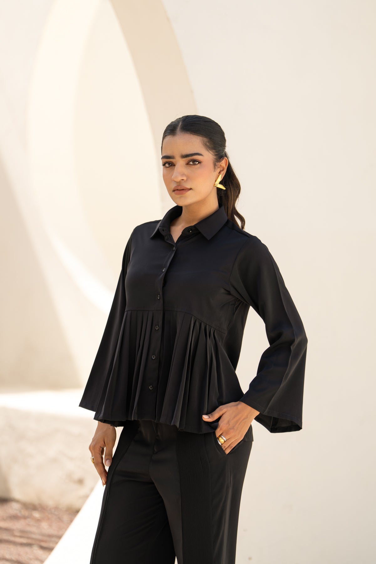 THE EASY PLEATED SHIRT