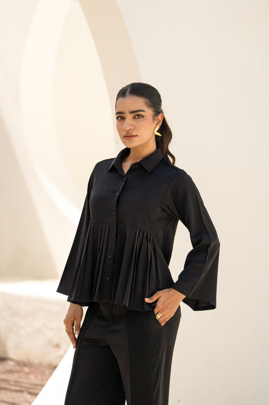 THE EASY PLEATED SHIRT