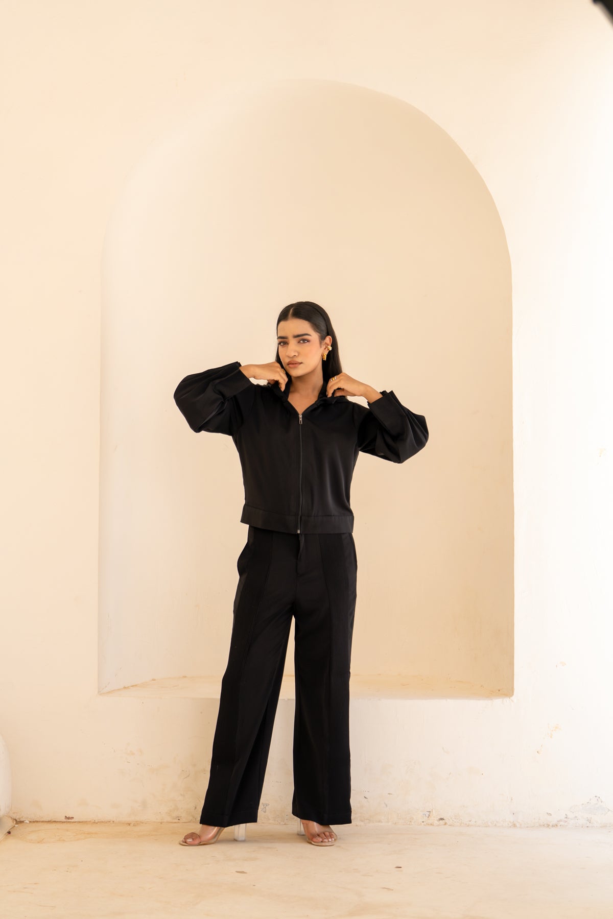 THE SLEEVE PLEATED HOOD