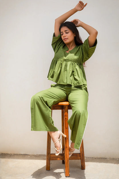 LET LOOSE SET TOP